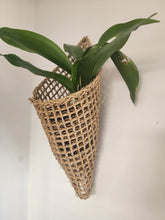 MINARET WALL BASKET