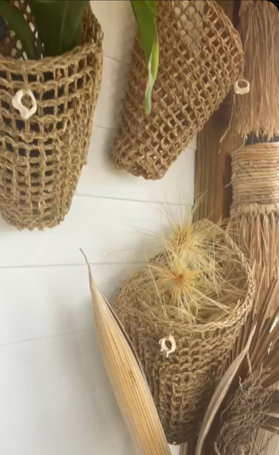 MINARET WALL BASKET