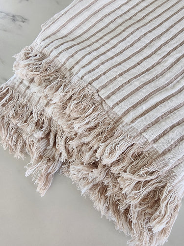 STRIPED THROW