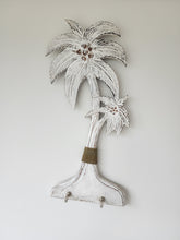 COCONUT TREE HANGER