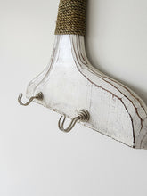 COCONUT TREE HANGER